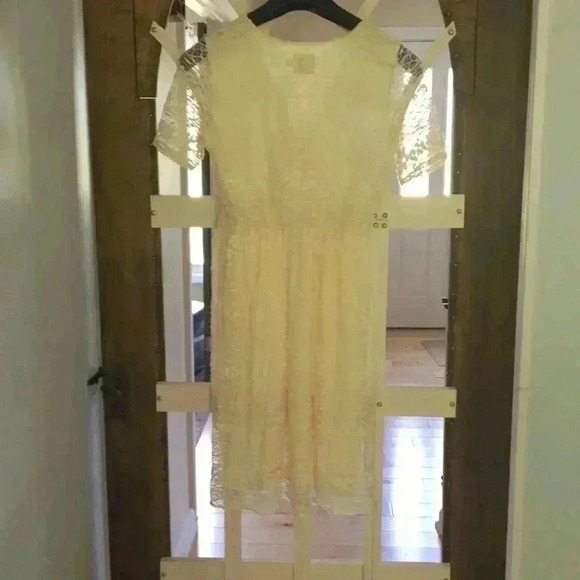 ASOS Maternity Dress Cream Lace - Picture 3 of 6